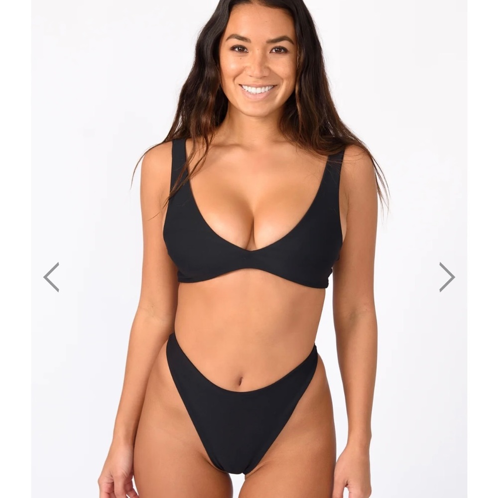 Skatie Black Kelly Bottoms Size Small